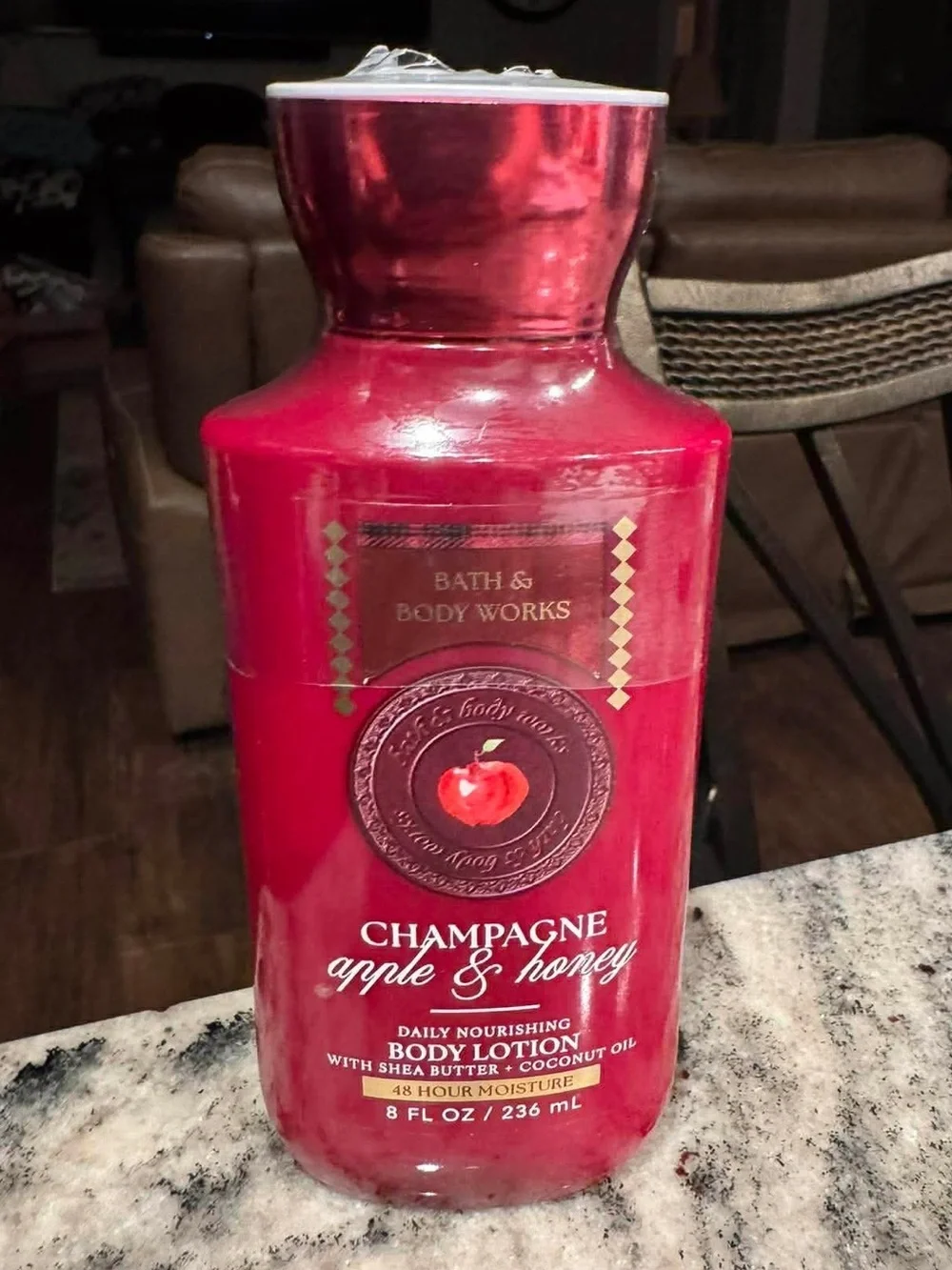 Bath & Body Works Champagne Apple & Honey Body Lotion - Red